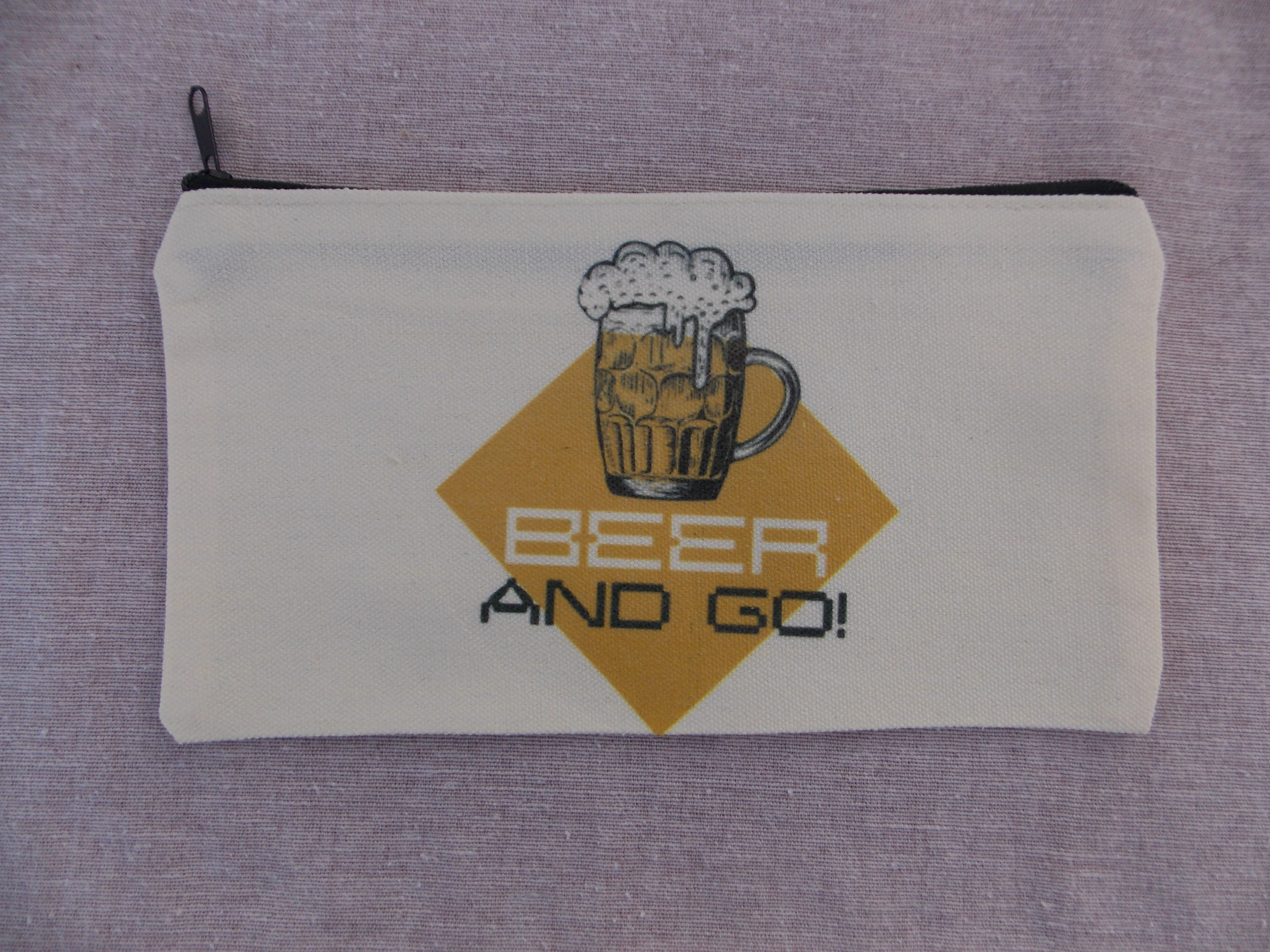 Pochette 'beer and go' sublimata creata da Ninfea Art
